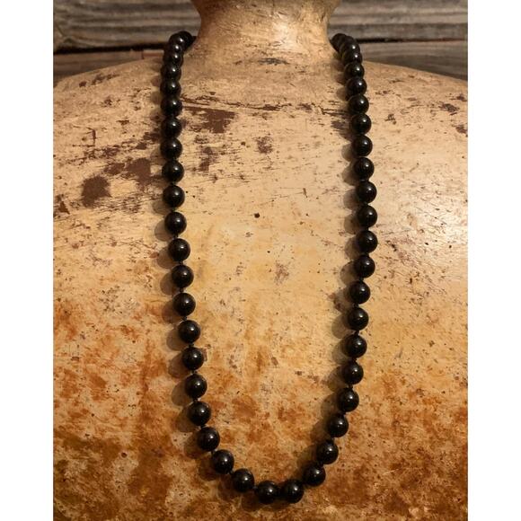 Black Onyx Bead Necklace with Gold Clasp Vintage - Picture 1 of 5